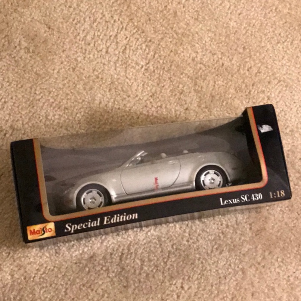 Special Edition LEXUS SC 430 1:18 by Maisto